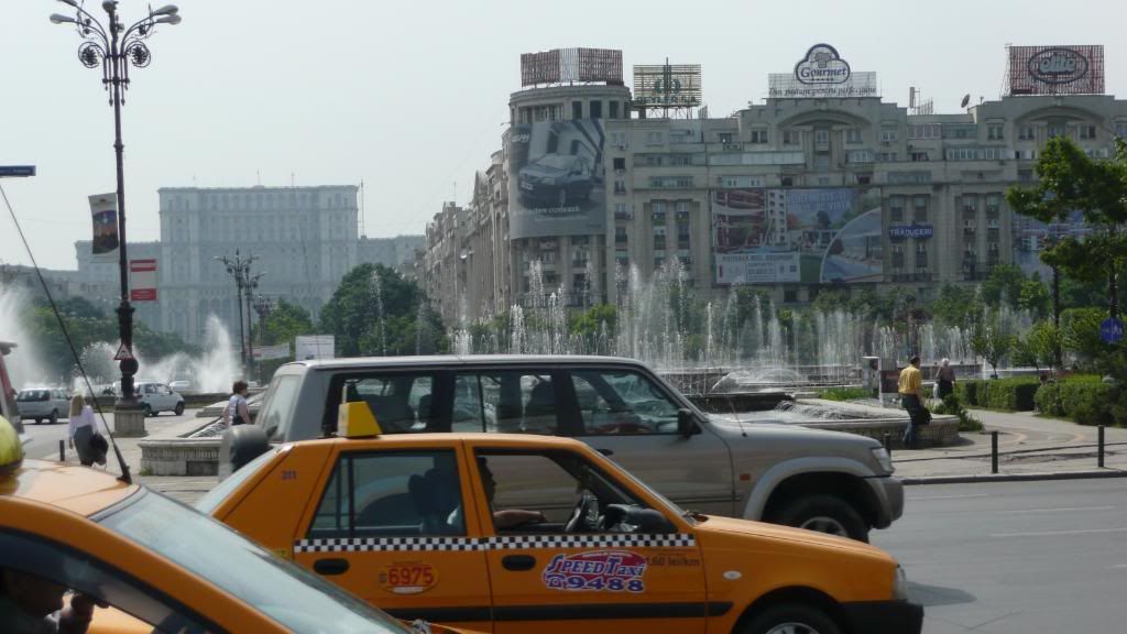 http://img.photobucket.com/albums/v180/s12_gotBoost/Eurotrip%202008/Bucharest%202008/P1010539.jpg