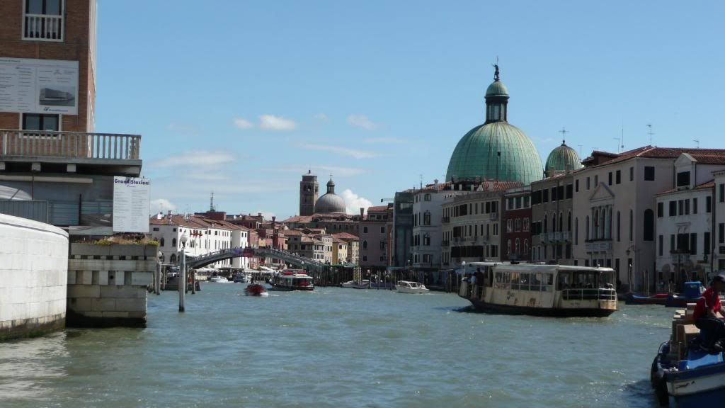 http://img.photobucket.com/albums/v180/s12_gotBoost/Eurotrip%202008/Italy/P1010820.jpg