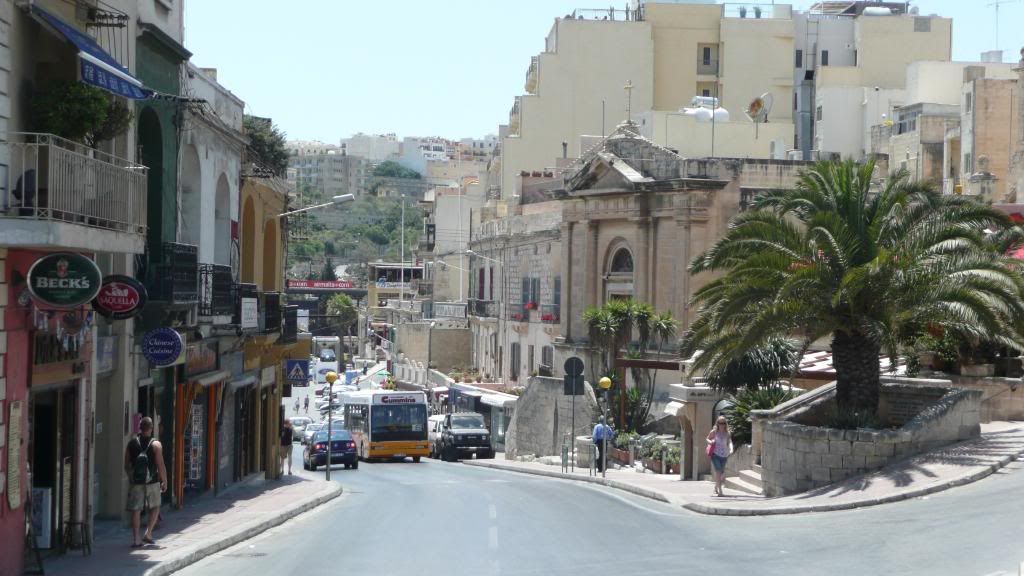 http://img.photobucket.com/albums/v180/s12_gotBoost/Eurotrip%202008/Malta%202/P1020287.jpg