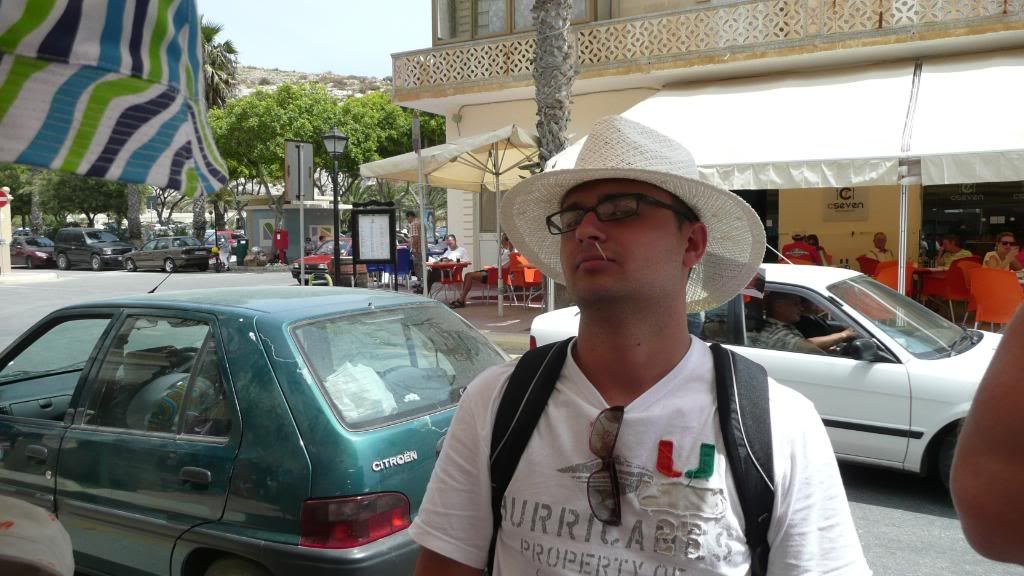 http://img.photobucket.com/albums/v180/s12_gotBoost/Eurotrip%202008/Malta%202/P1020441.jpg