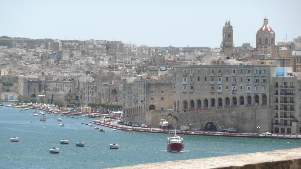 http://img.photobucket.com/albums/v180/s12_gotBoost/Eurotrip%202008/Malta%202/P1020535.jpg