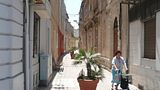 http://img.photobucket.com/albums/v180/s12_gotBoost/Eurotrip%202008/Malta/th_P1020098.jpg