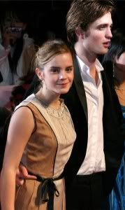Emma Watson & hottie Robert Pattinson in Japan, image from mugglethai.com