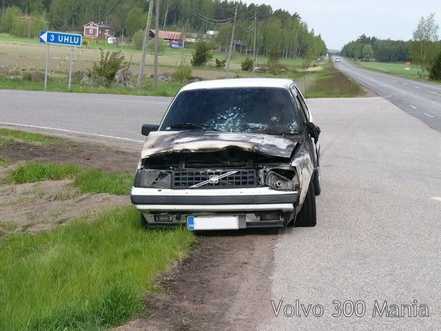 Volvo300_crash0007a.jpg