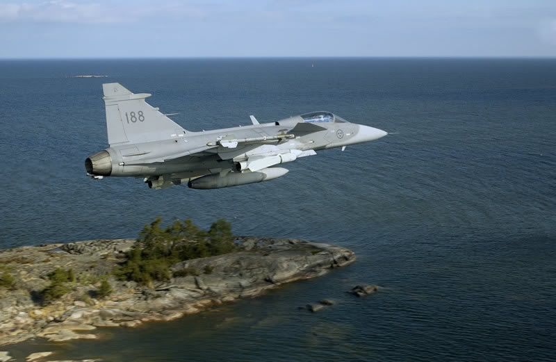 AIR_JAS-39_Gripen_Swedish_Lake_lg.jpg