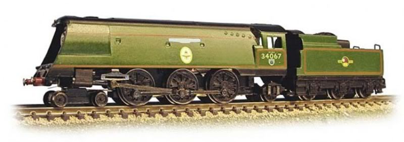 -372-278-battle-of-britain-class-34067-tangmere-br-lined-green-late-crest-1214-pekm851x300ekm.jpg