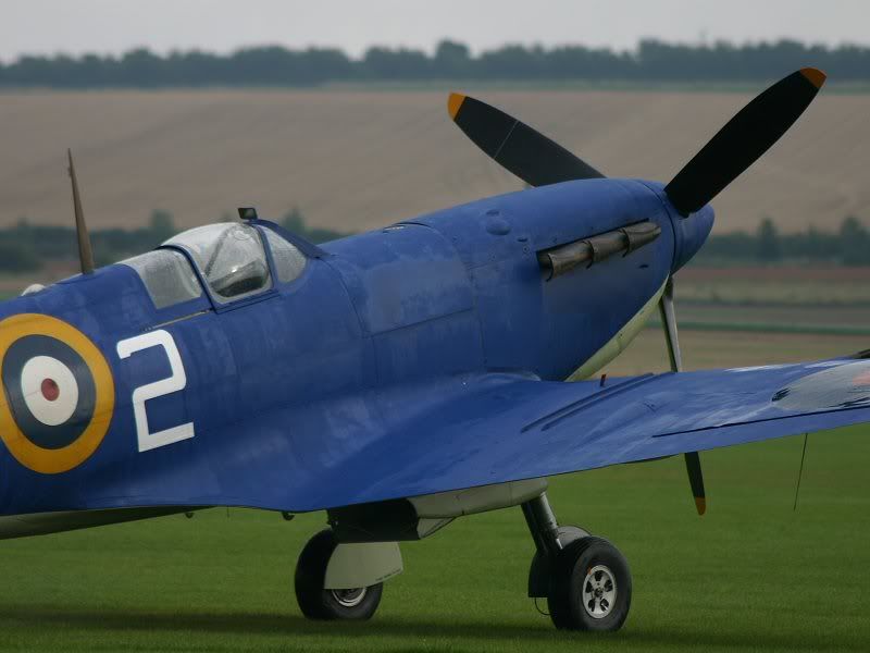 http://img.photobucket.com/albums/v186/TomEveritt/DuxfordSeptemberAirshow121a.jpg