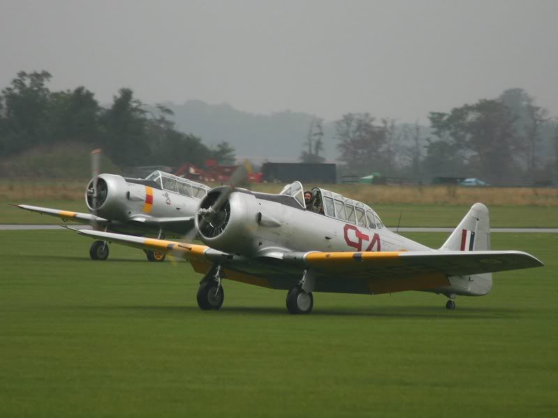 http://img.photobucket.com/albums/v186/TomEveritt/DuxfordSeptemberAirshow278a.jpg