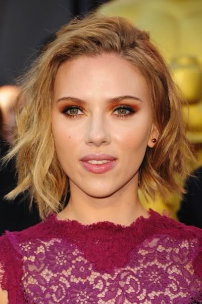 scarlett johansson hair 2011 oscars. scarlett johansson hair 2011