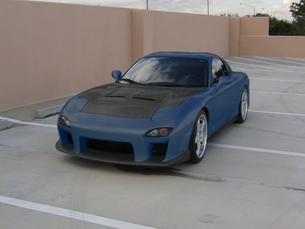 http://img.photobucket.com/albums/v192/adictd2b00st/JaysFDcfhoodlipandsideskirts.jpg