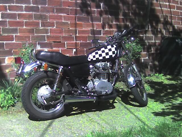 http://img.photobucket.com/albums/v201/XwalkerX1/motorbikes/Photo_050206_003.jpg