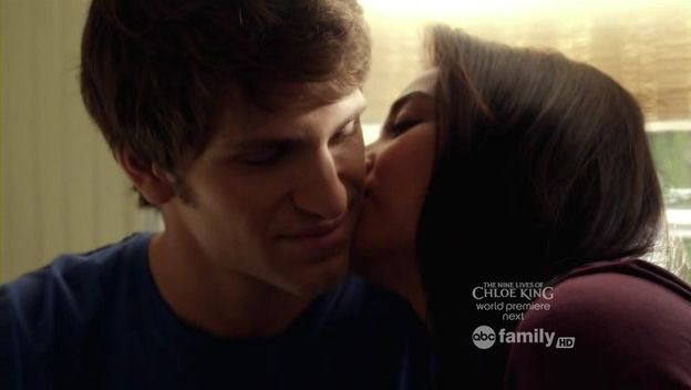 photo PrettyLittleLiarsS02E01HDTVXviD-FQMItsAliveavi_001744742_zps80ad6cc2.jpg