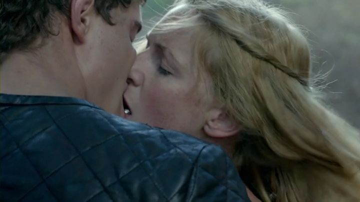 photo the_white_queen1x01hdtv_x264-fovmp4_001211280_zpsb97bed3e.jpg