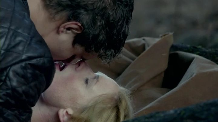 photo the_white_queen1x01hdtv_x264-fovmp4_001216600_zps5015a2ca.jpg