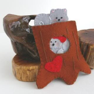 transform :: quiet time into fun time (Squirrels in Love Finger Puppet Set)