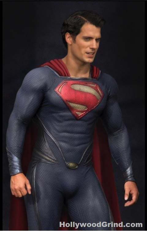 henry-cavill-skin-tight-superman-man-of-steel-hollywoodgrindcom.jpg