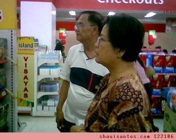 nanay & tatay shopping