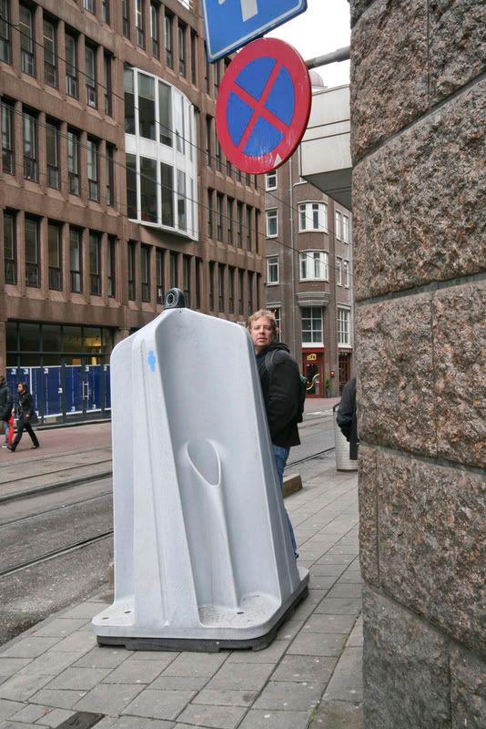 IMAGE: http://img.photobucket.com/albums/v203/squashed/europe/Amsterdam/IMG_10190065-3.jpg