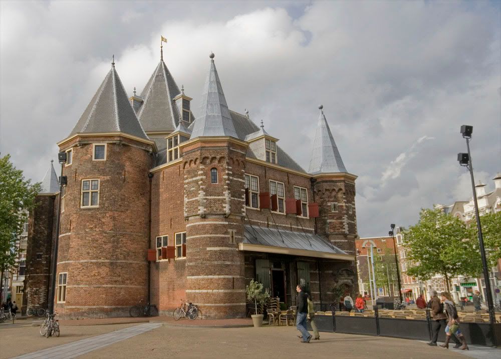 IMAGE: http://img.photobucket.com/albums/v203/squashed/misc/wain8.jpg