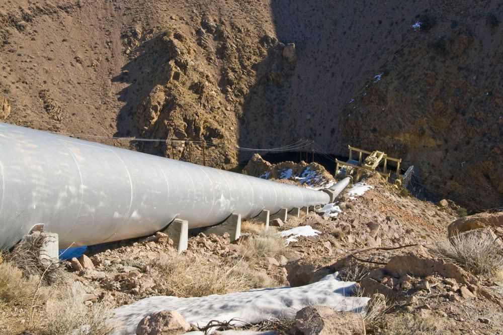 IMAGE: http://img.photobucket.com/albums/v203/squashed/sierras/waterpipe.jpg