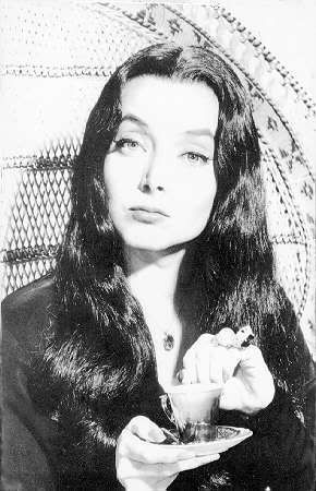 morticia2.jpg