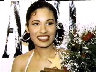 http://img.photobucket.com/albums/v206/Tejanoreina23/TMAs/1992/Bustier/28.jpg