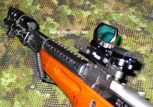 reflex sight mounted on SKS-D