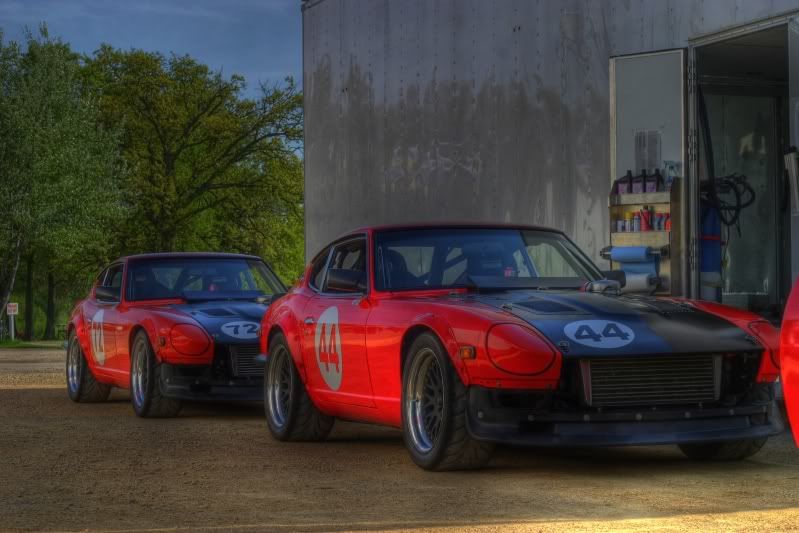 IMAGE: http://img.photobucket.com/albums/v207/Blinkhero/TheTwins.jpg