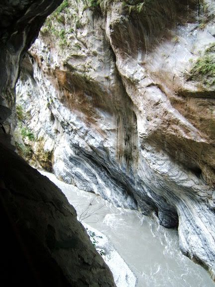 Narrow pass
