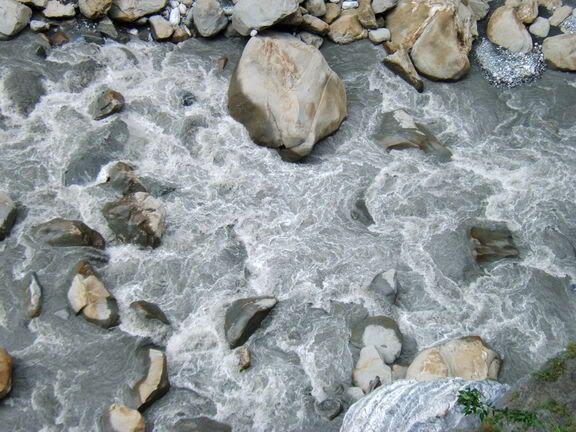 Endlessly flowing river