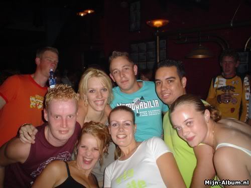 [img width=500 height=375]http://img.photobucket.com/albums/v207/diene/bridgesplash.jpg[/img]