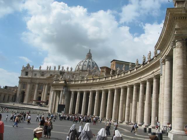 (Image:http://img.photobucket.com/albums/v207/shiro401/trip/vatican.jpg)