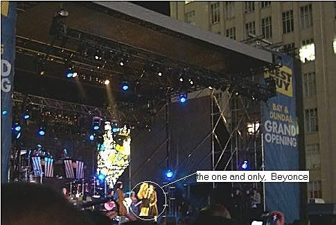 Beyonce @ Yonge-Dundas Square