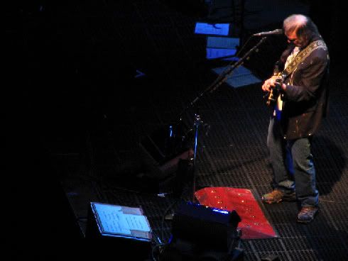 Neil Young @ Air Canada Centre (December 4, 2008)