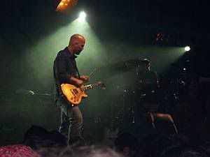 Joey Santiago of the Pixies @ Arrow Hall(Mississauga, Ontario), November 25, 2004: photo by Mike Ligon