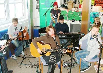 Stars live session for BBC 6 Music's Gideon Coe - Dec 2005