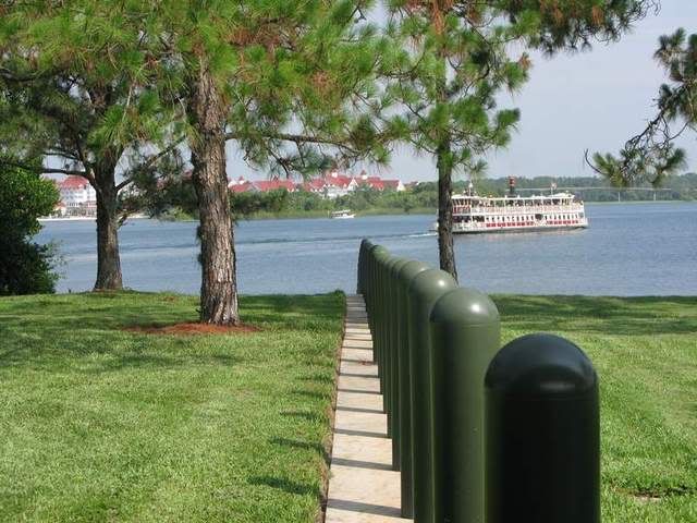 IMAGE: http://img.photobucket.com/albums/v210/Mosca/Disney%2008/IMG_0499.jpg