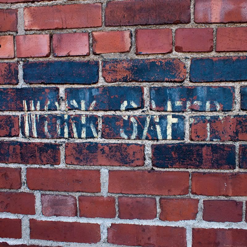 IMAGE: http://img.photobucket.com/albums/v210/Mosca/small%20squares/_5300021.jpg