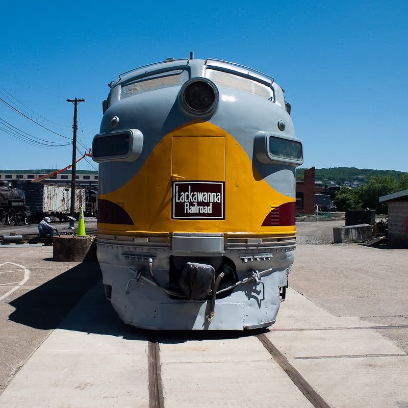 IMAGE: http://img.photobucket.com/albums/v210/Mosca/small%20squares/_5300048.jpg