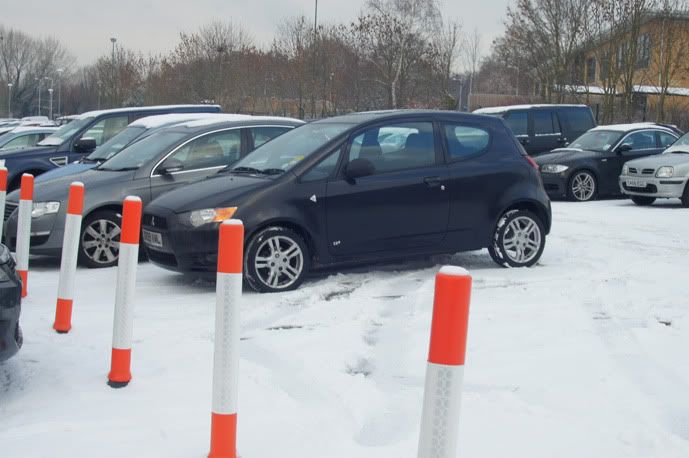 Winter_Driving_Carpark_JLR.jpg