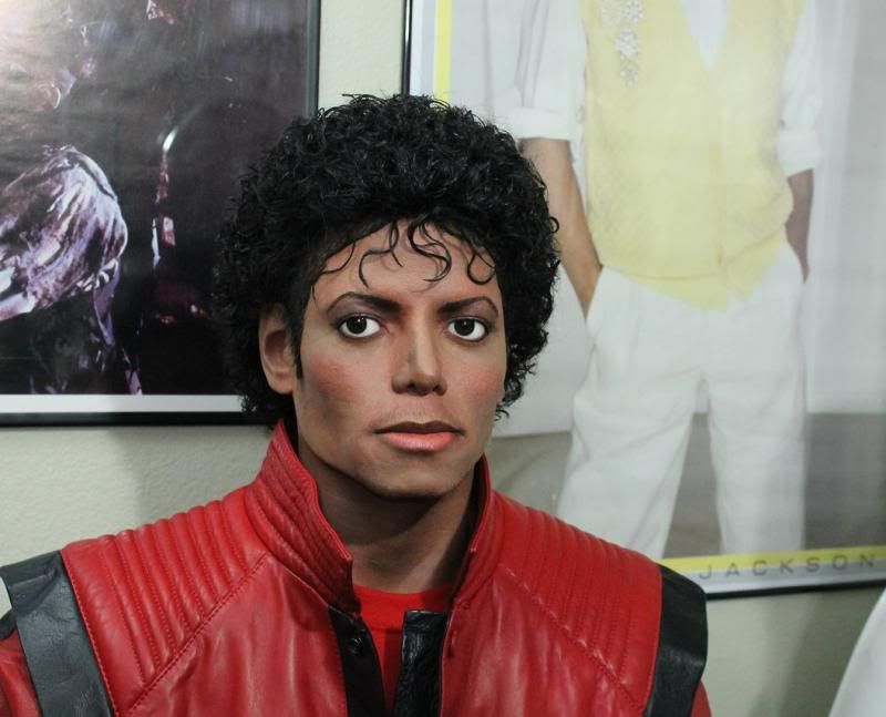 Incredible lifelike Michael Jackson Thriller bust [Update Incredible lifelike Michael Jackson Thriller bust [Update
