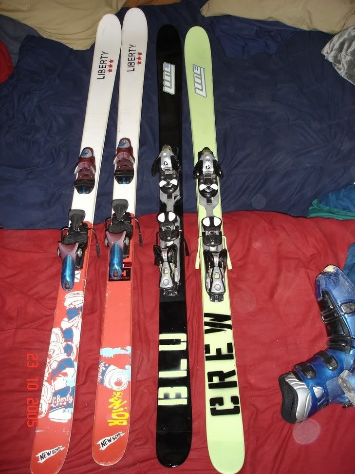 skiis001.jpg