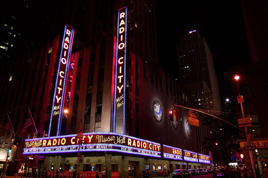 IMAGE: http://img.photobucket.com/albums/v215/99allturbo/New%20York%209%2007/IMG_3146_2.jpg