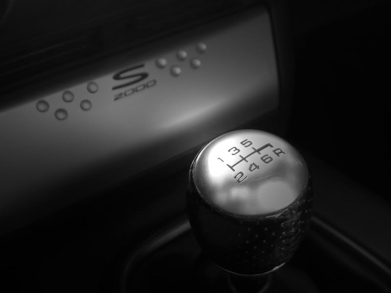 http://img.photobucket.com/albums/v215/stealtth/s2000/shifter.jpg