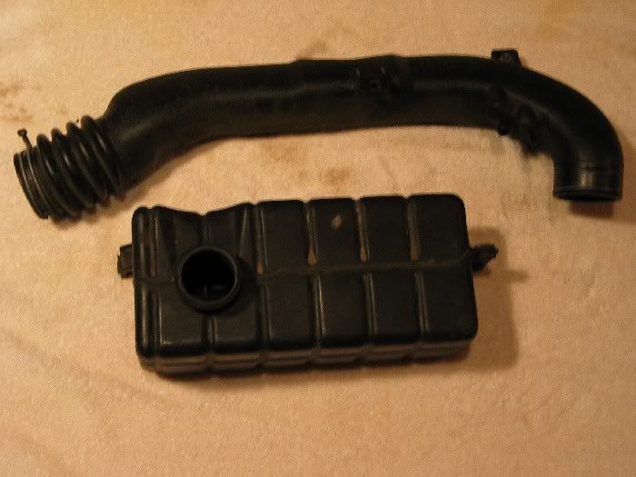 http://img.photobucket.com/albums/v216/JDMHippo/Parts%20For%20Sale/IntakePipingandResonator.jpg