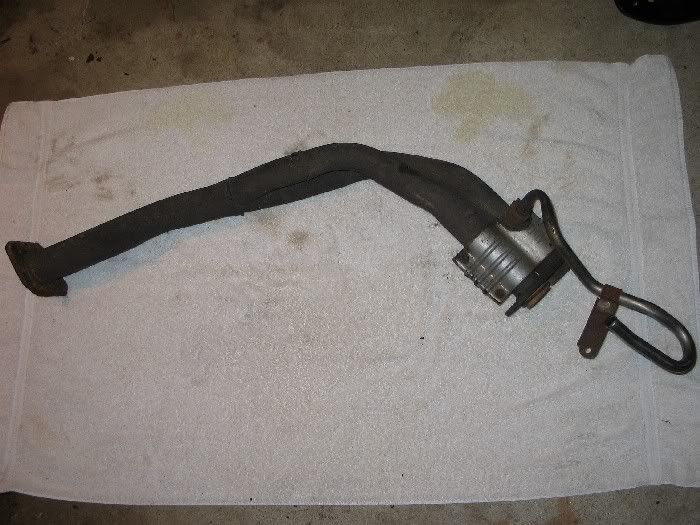 http://img.photobucket.com/albums/v216/JDMHippo/Parts%20For%20Sale/StockDownpipe.jpg