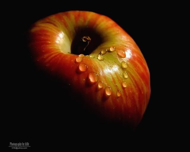 http://img.photobucket.com/albums/v217/rebelarap/Love_Apple_by_h18r.jpg