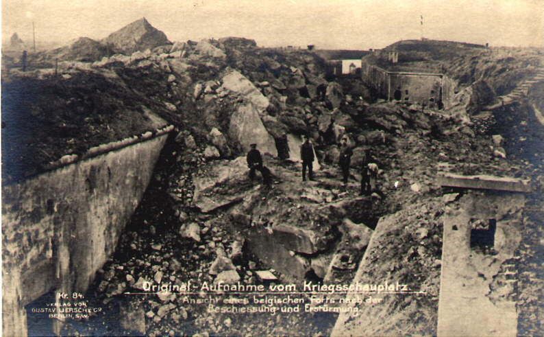 В этот день в 1915 году наши войска захватили сильную австро-венгерскую крепость Перемышль и в ней 122 тыс. пленных.
