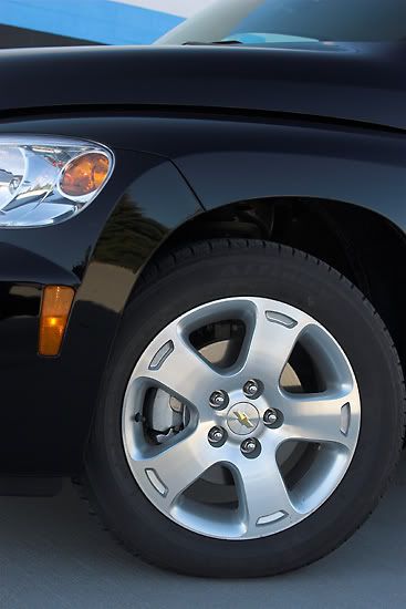 IMAGE: http://img.photobucket.com/albums/v218/PhotosGuy/2007%20HHR/HHR-2007_0073.jpg