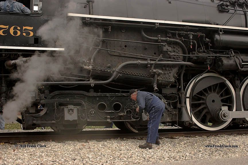 IMAGE: http://img.photobucket.com/albums/v218/PhotosGuy/2010%20Misc/Nickel-Plate-765_10-23-10_0760.jpg